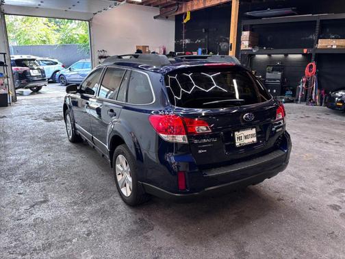 Deep Indigo Pearl 2013 Subaru Outback 2.5i Premium