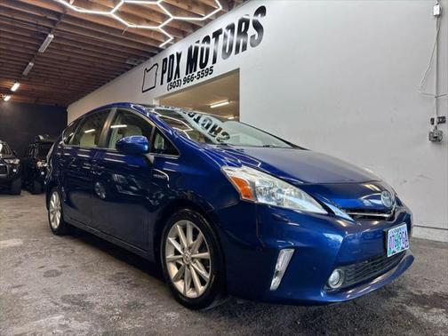 2013 Toyota Prius v Five