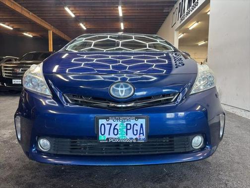 2013 Toyota Prius v Five