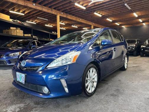 2013 Toyota Prius v Five