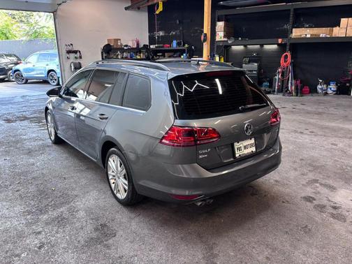 Platinum Gray Metallic 2015 Volkswagen Golf SportWagen TDI SE 4-Door