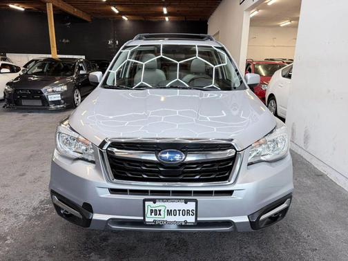 Ice Silver Metallic 2017 Subaru Forester 2.5i Premium