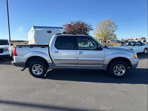 2002 Ford Explorer Sport Trac Base