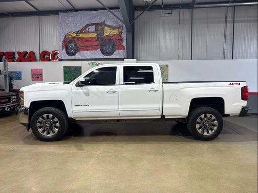 White 2019 Chevrolet Silverado 2500 LT
