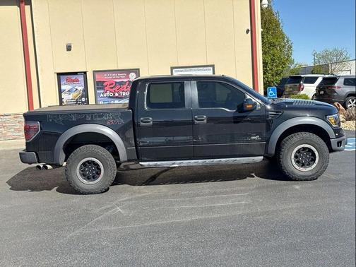 Tuxedo Black Metallic 2014 Ford F-150 SVT Raptor
