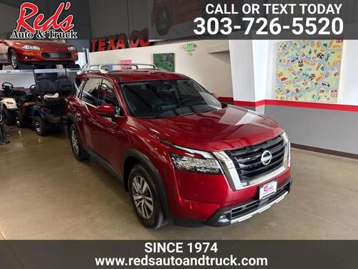 2023 Nissan Pathfinder SL 4WD