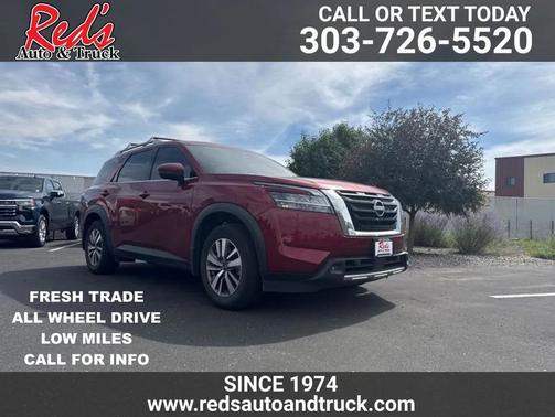 2023 Nissan Pathfinder SL 4WD