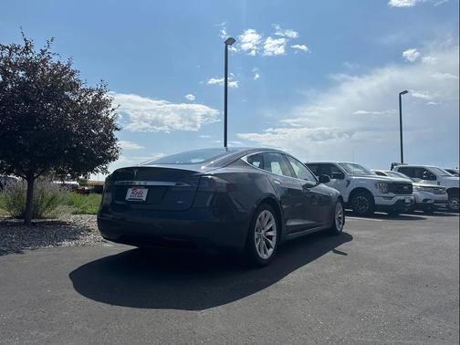 2016 Tesla Model S 90D