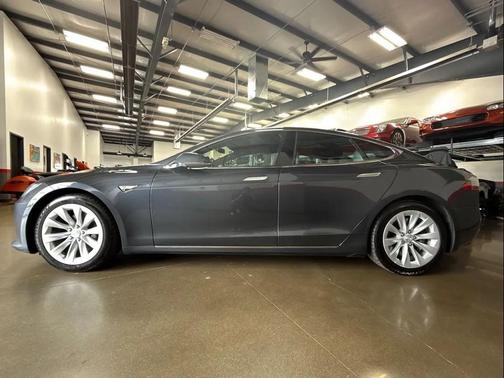2016 Tesla Model S 90D