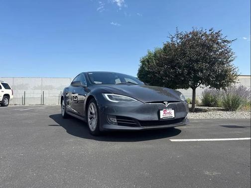 2016 Tesla Model S 90D