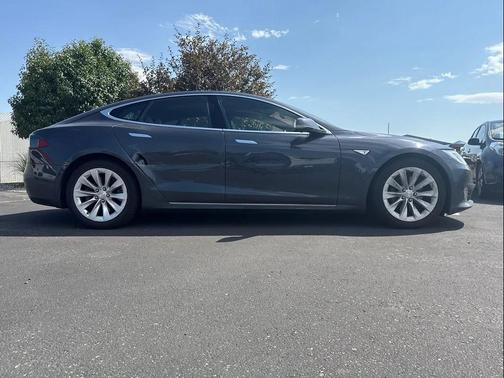 2016 Tesla Model S 90D