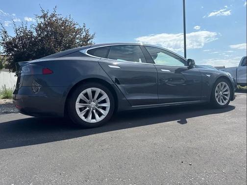 2016 Tesla Model S 90D