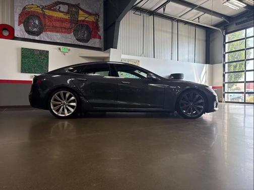 2016 Tesla Model S P90D