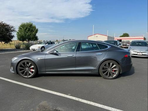 2016 Tesla Model S P90D