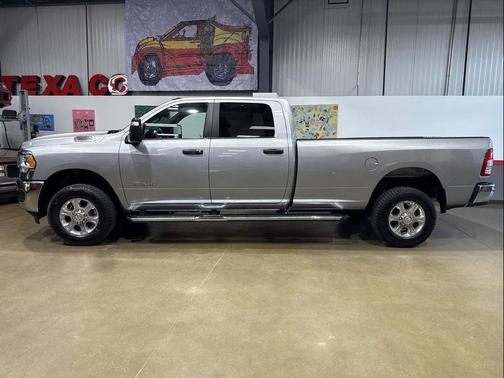 2023 RAM 2500 Big Horn Crew Cab 4x4 8' Box
