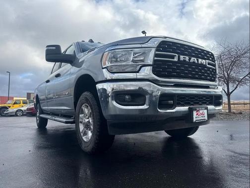 2023 RAM 2500 Big Horn Crew Cab 4x4 8' Box