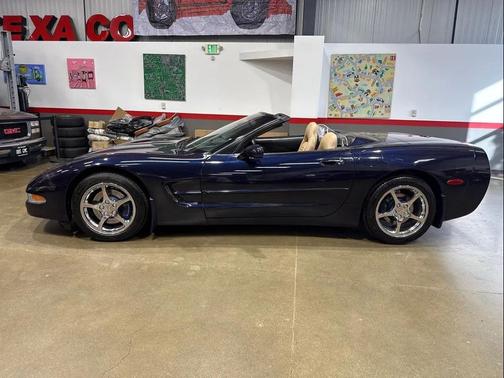 2000 Chevrolet Corvette Base