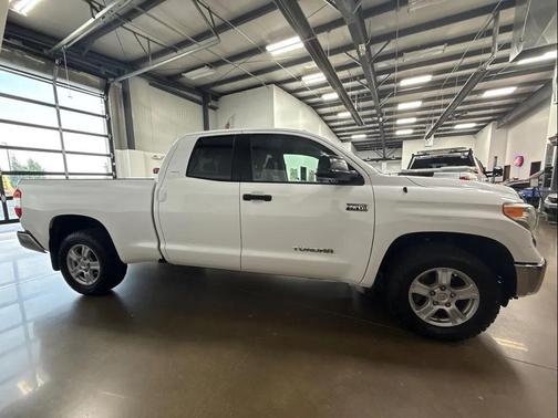 2015 Toyota Tundra SR5