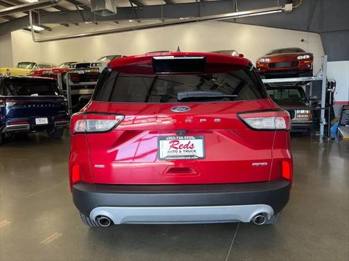 2020 Ford Escape SE
