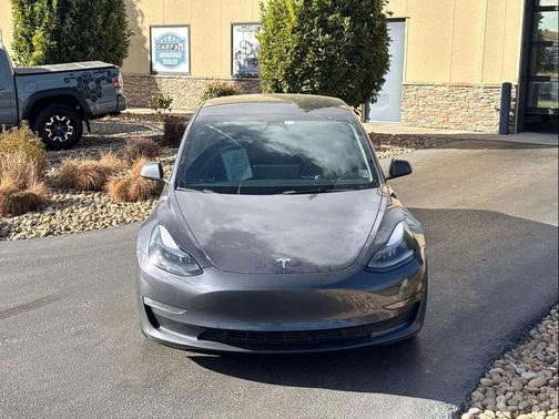 Midnight Silver Metallic 2023 Tesla Model 3 Standard Range