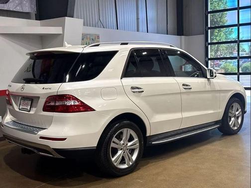 White 2013 Mercedes-Benz M-Class 4MATIC