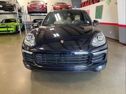 2016 Porsche Cayenne Base