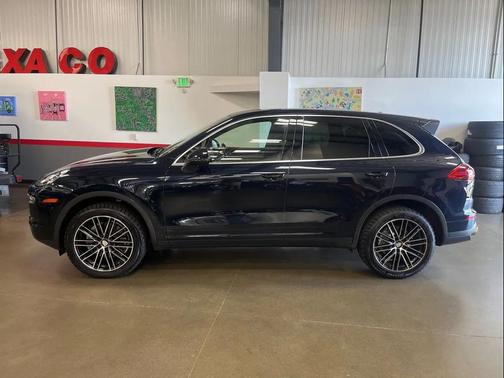 2016 Porsche Cayenne Base