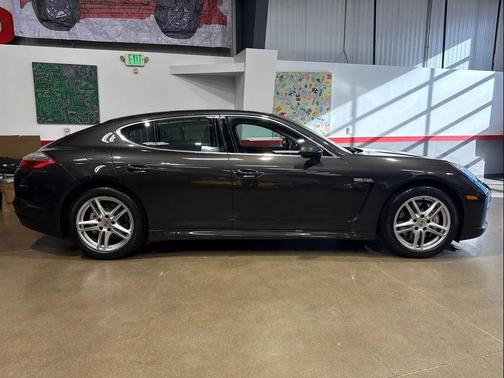 2013 Porsche Panamera 4S
