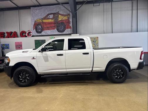 Bright White Clearcoat 2019 RAM 2500 Tradesman Crew Cab 4x4 6'4' Box