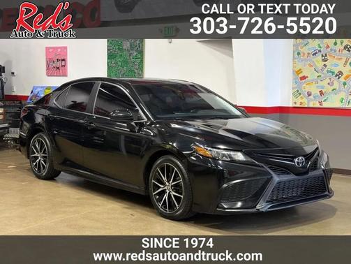 Midnight Black Metallic 2021 Toyota Camry SE
