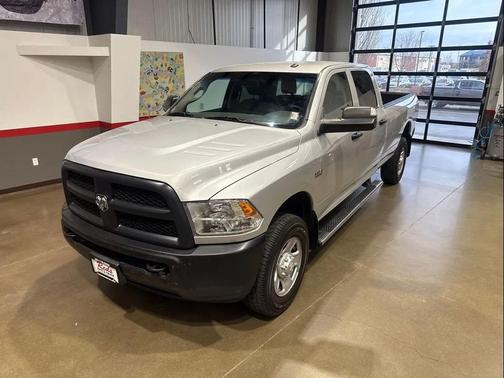 2018 RAM 2500 Tradesman Crew Cab 4x4 8' Box