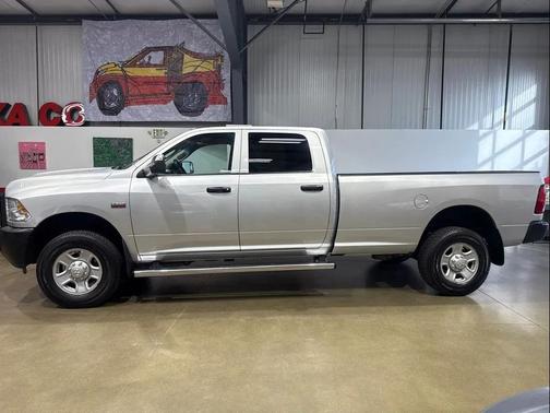 2018 RAM 2500 Tradesman Crew Cab 4x4 8' Box