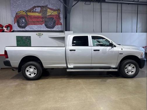 2018 RAM 2500 Tradesman Crew Cab 4x4 8' Box