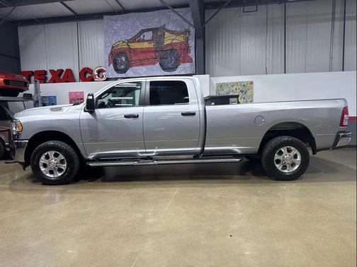 2023 RAM 2500 Big Horn Crew Cab 4x4 8' Box