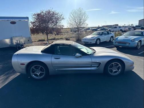 Machine Silver Metallic 2004 Chevrolet Corvette Base
