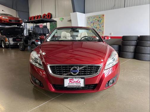 2011 Volvo C70 T5