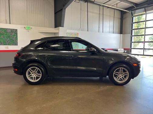 2017 Porsche Macan Base