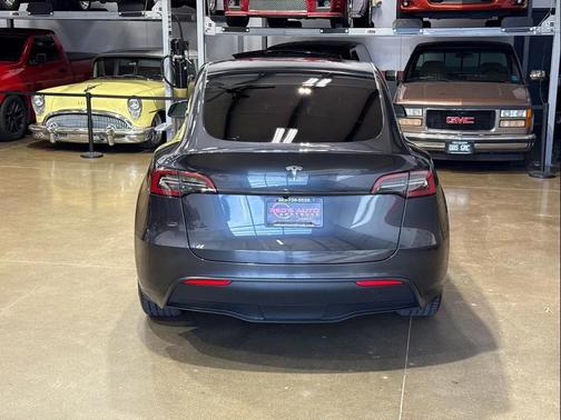 2025 Tesla Model Y Long Range Dual Motor Rear-Wheel Drive