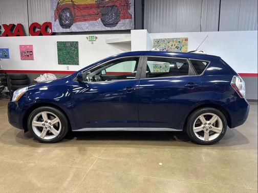 2010 Pontiac Vibe Base