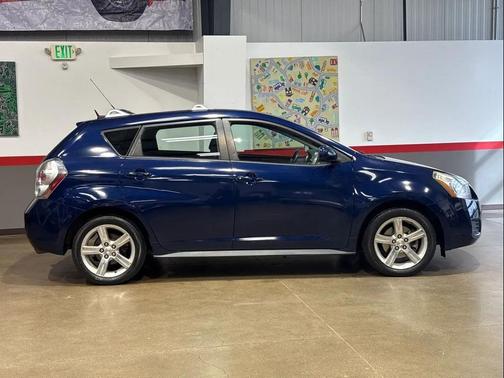 2010 Pontiac Vibe Base