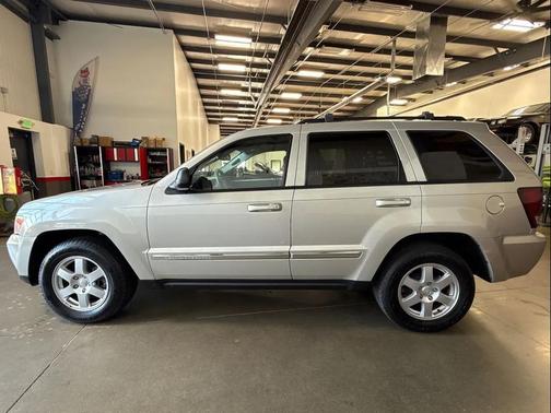 2010 Jeep Grand Cherokee Laredo