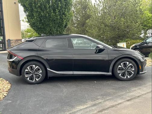 Aurora Black Pearl 2024 Kia EV6 Light Long Range