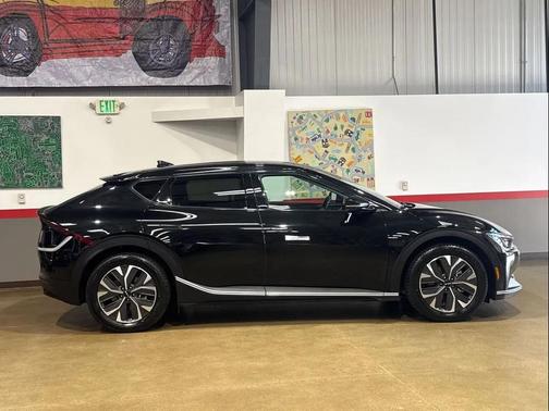 Aurora Black Pearl 2024 Kia EV6 Light Long Range