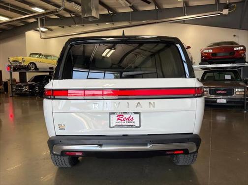 2023 Rivian R1S Adventure