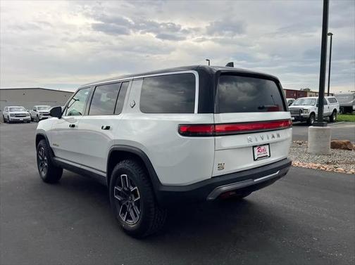 2023 Rivian R1S Adventure
