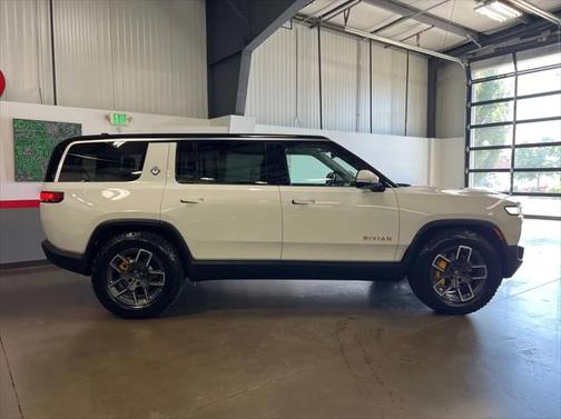 2023 Rivian R1S Adventure