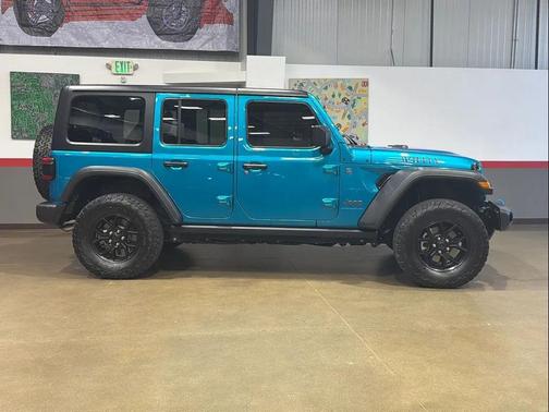 Bikini Pearl Coat 2024 Jeep Wrangler 4xe Willys