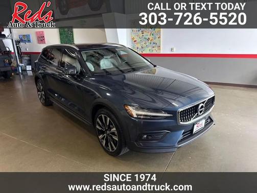 2021 Volvo V60 Cross Country T5
