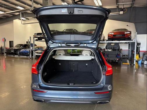 2021 Volvo V60 Cross Country T5