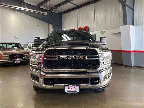 2023 RAM 3500 Tradesman Crew Cab 4x4 8' Box